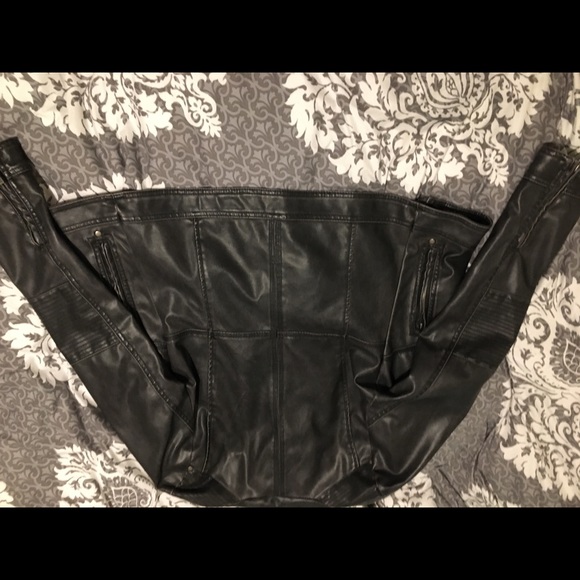 Faux leather dollhouse biker style jacket - Picture 4 of 6